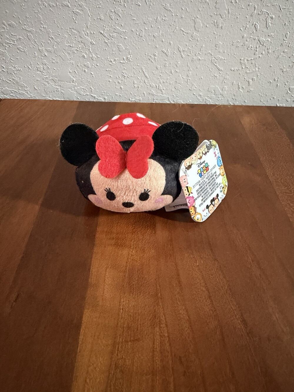 NWT Disney Tsum Tsum Stackable Plush Minnie Mouse Collectible Toy Mini Stuffie